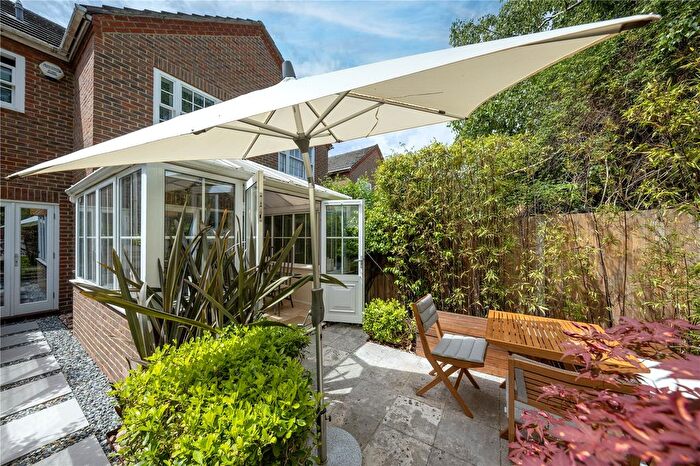 2 Bedroom End Of Terrace House For Sale In Cedar Terrace, Richmond, TW9