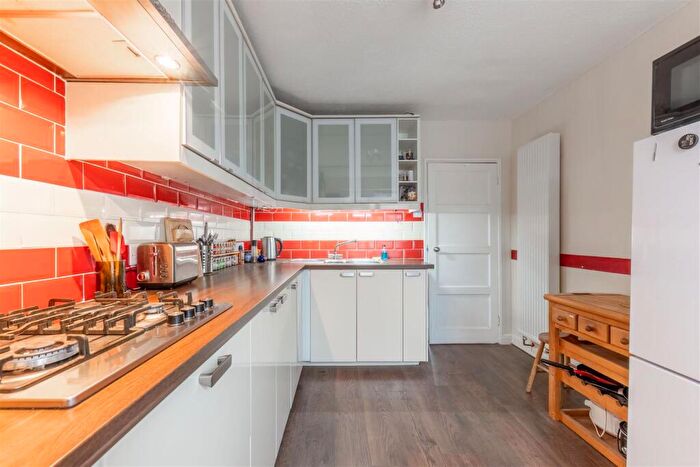 3 Bedroom Semi-Detached House For Sale In Coleburn Road, Norwich, NR1