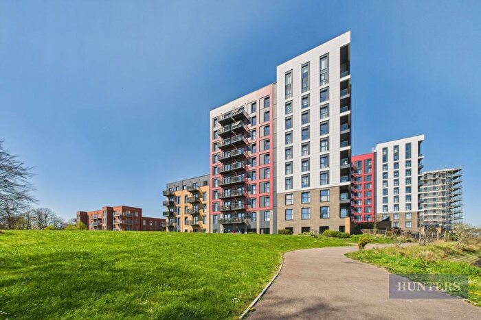 2 Bedroom Flat For Sale In Meridian Way, Southampton, SO14