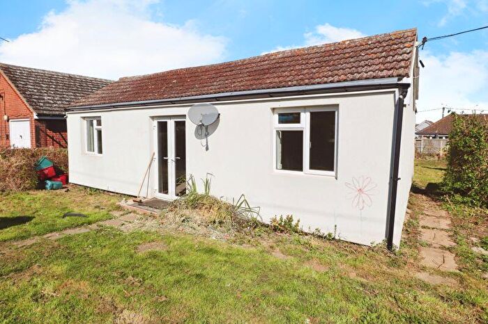 2 Bedroom Detached Bungalow To Rent In Oakmead Road, St Osyth, CO16