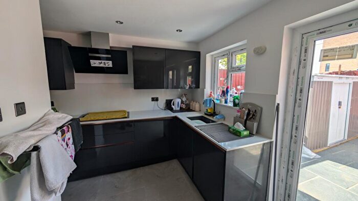 4 Bedroom Terraced House For Sale In Pembar Avenue, London, E17