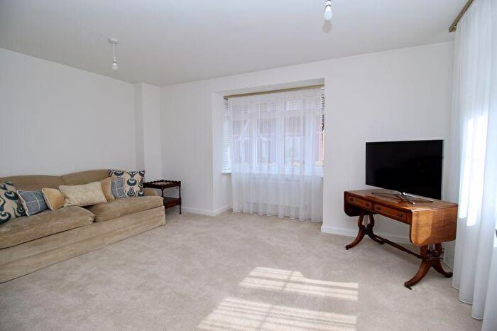 4 Bedroom Detached House For Sale In St. Andrews Road, Botley, SO32