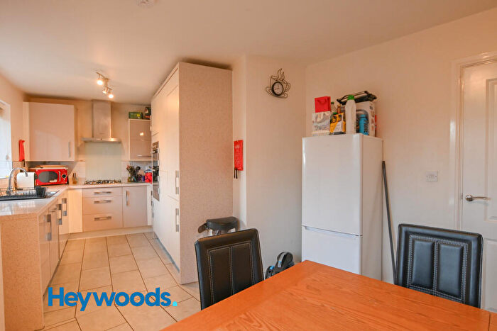 5 Bedroom Terraced House To Rent In Comet Avenue, Newcastle-under-Lyme, Staffordshire, ST5