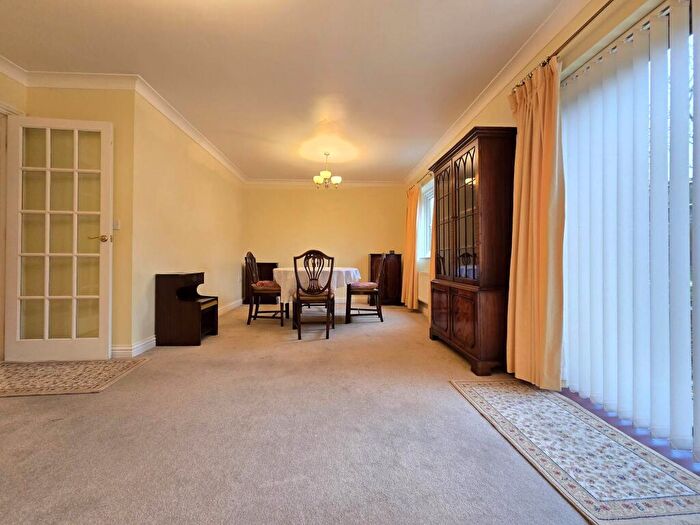 2 Bedroom Bungalow For Sale In East Ridge View, Bideford, EX39