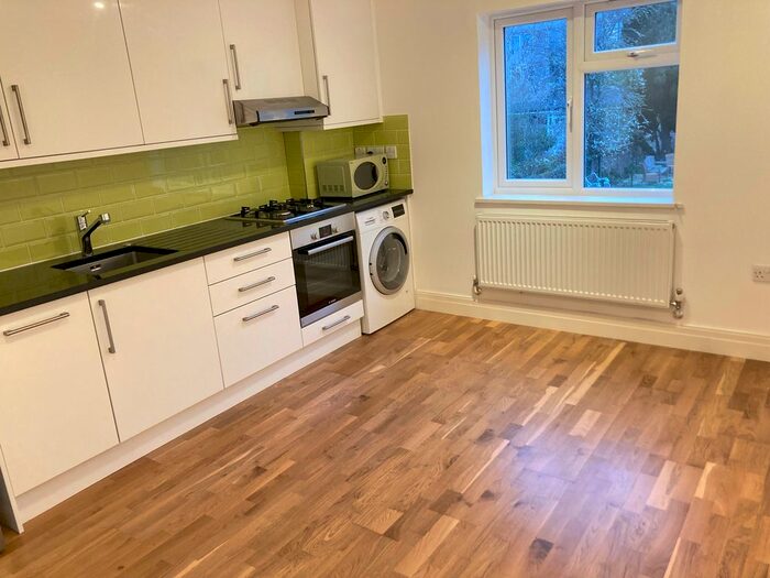 2 Bedroom Flat To Rent In Very Near Walpole Park, Ealing Broadway West, W5