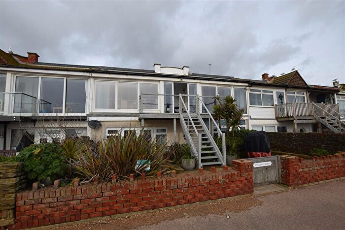 2 Bedroom Flat To Rent In Channel View, Bexhill-On-Sea, TN40
