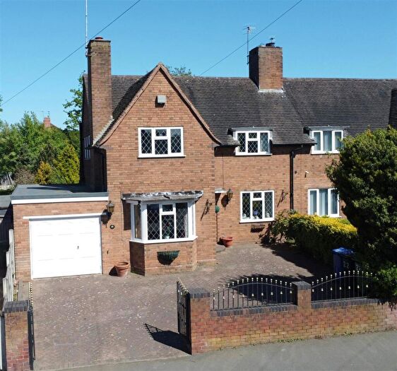 3 Bedroom Semi-Detached House For Sale In Oak Park Road, Stourbridge, DY8