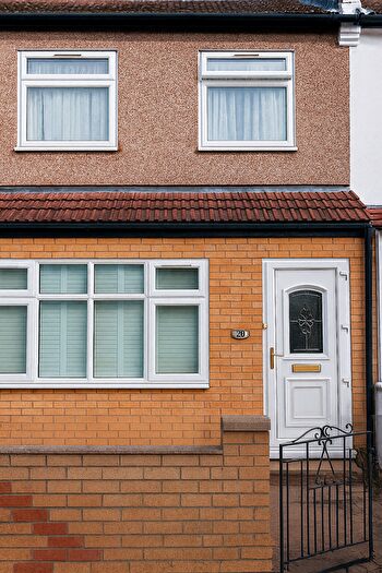 3 Bedroom Terraced House To Rent In Cranborne Road, Barking, Essex, IG11