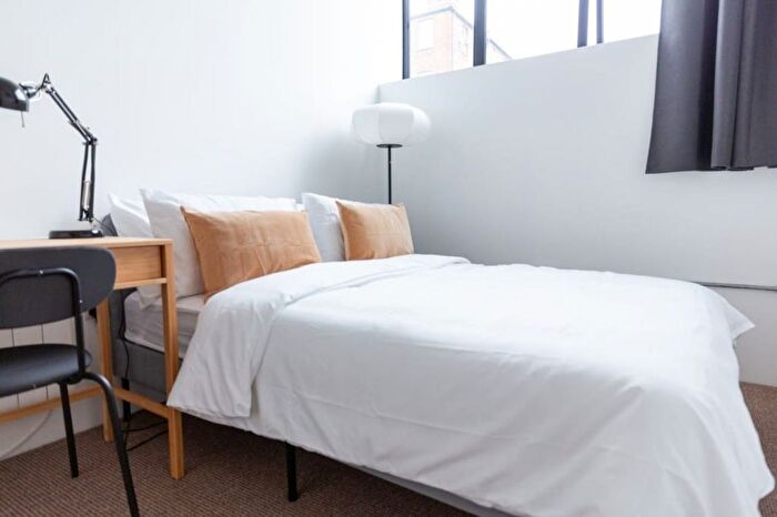 1 Bedroom Flat To Rent In Flat B, High Road, London Ql, Uk, London, N12