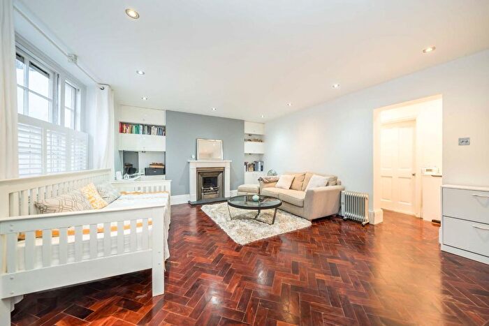 1 Bedroom Flat For Sale In Percy Circus, London, WC1X