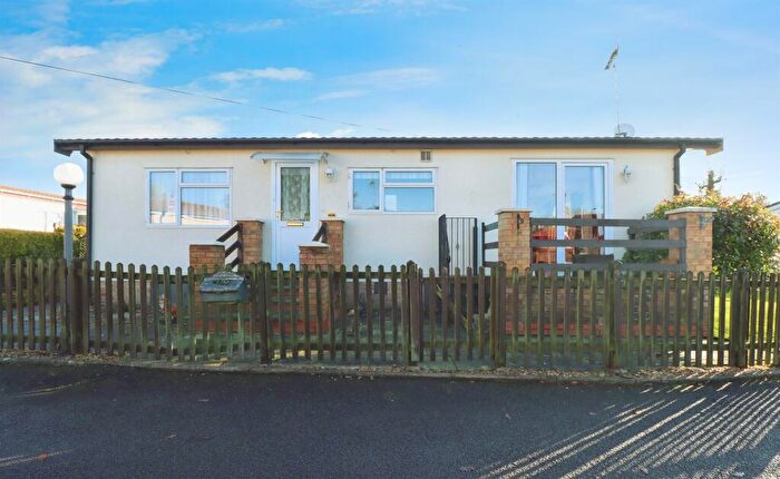 2 Bedroom Park Home For Sale In Oundle Road, Weldon, Corby, NN17