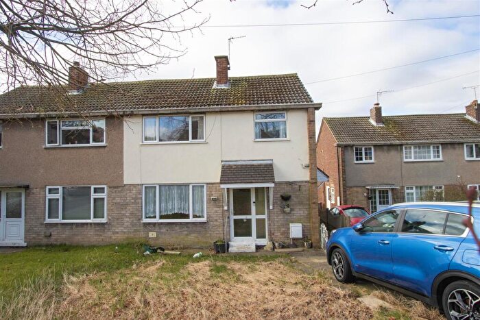 3 Bedroom Semi-Detached House For Sale In Bainbridge Road, Bolsover, Chesterfield, S44