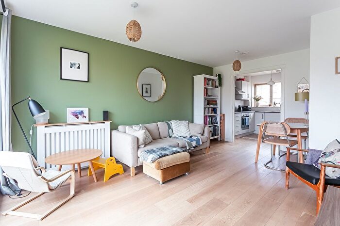 3 Bedroom Terraced House For Sale In Edmonton Terrace, Dalmarnock, Glasgow, G40