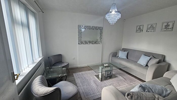3 Bedroom End Of Terrace House For Sale In Maybank, Birmingham, B9