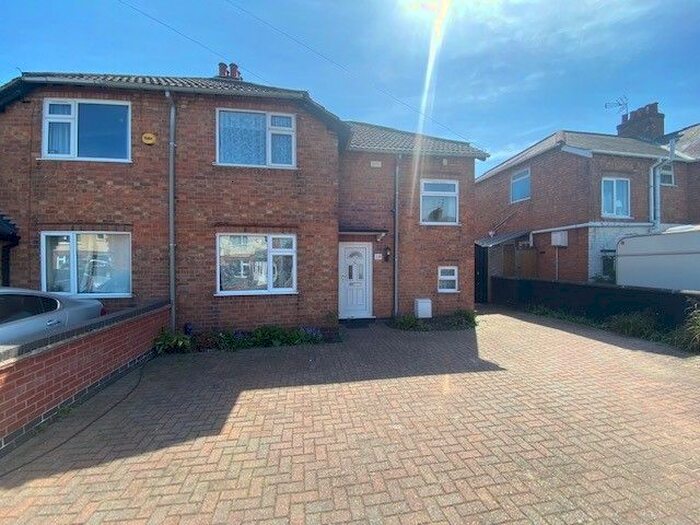 4 Bedroom Town House To Rent In Knightthorpe Road, Loughborough, LE11