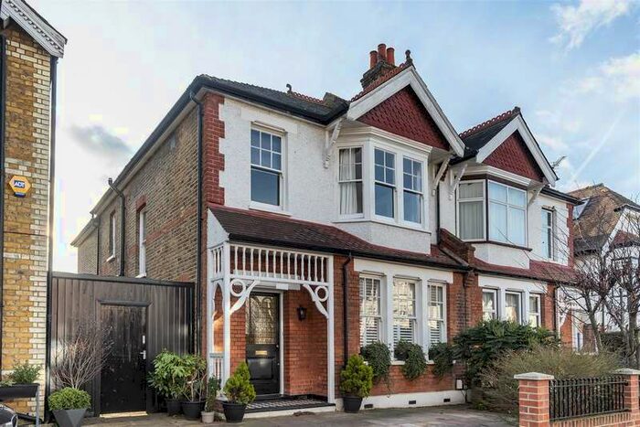 4 Bedroom Semi-Detached House To Rent In Homersham Road, Kingston Upon Thames, KT1