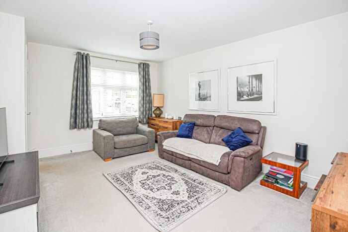3 Bedroom End Of Terrace House For Sale In Shackleton Grove, Leighton Buzzard, LU7