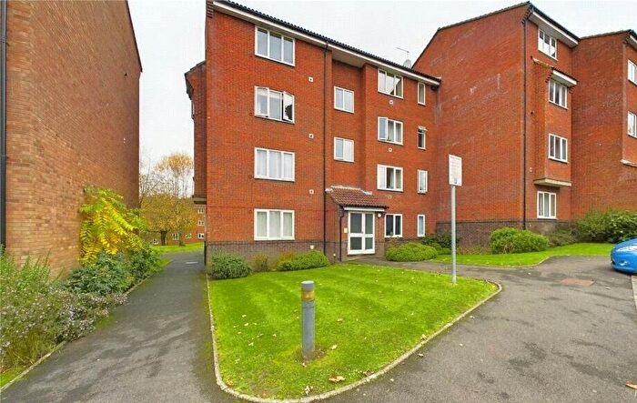 1 Bedroom Apartment For Sale In St Leonards Park, Railway Approach, East Grinstaed, RH19