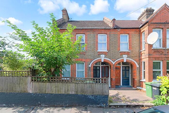 2 Bedroom Flat To Rent In Hibbert Road, London, E17