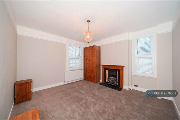 3 Bedroom End Of Terrace House To Rent In Upper Richmond Road West, London, SW14