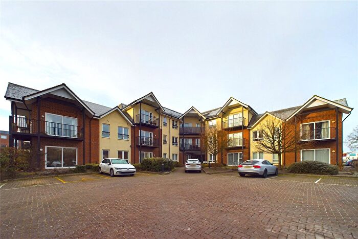 2 Bedroom Flat To Rent In London Road, Binfield, Bracknell, Berkshire, RG42