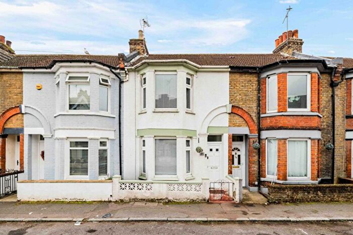 2 Bedroom Terraced House For Sale In Balfour Road, Dover, CT16