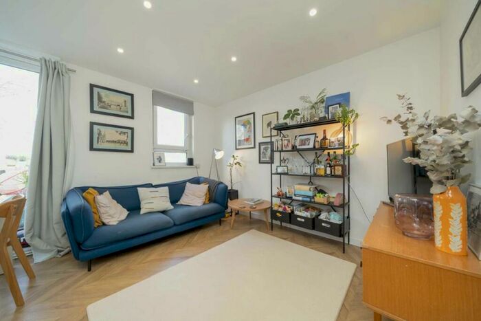 3 Bedroom Flat To Rent In Ingestre Road, Kentish Town, NW5