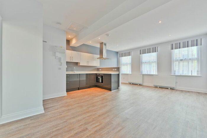 Studio To Rent In Westmoreland Road, London, SE17