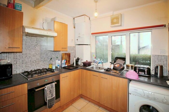 4 Bedroom Terraced House To Rent In Trenic Crescent, Headingley, Leeds, LS6