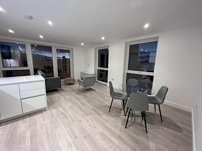 2 Bedroom Flat To Rent In Beresford Avenue, Wembley, HA0