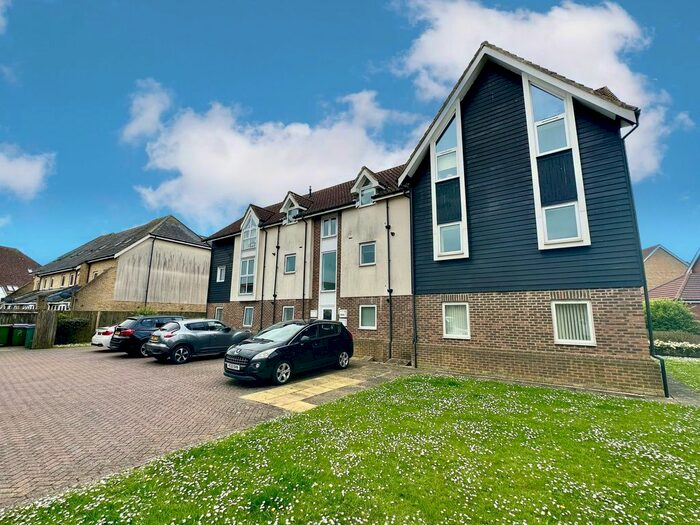 2 Bedroom Flat To Rent In Harrier Close, Hawkinge, CT18