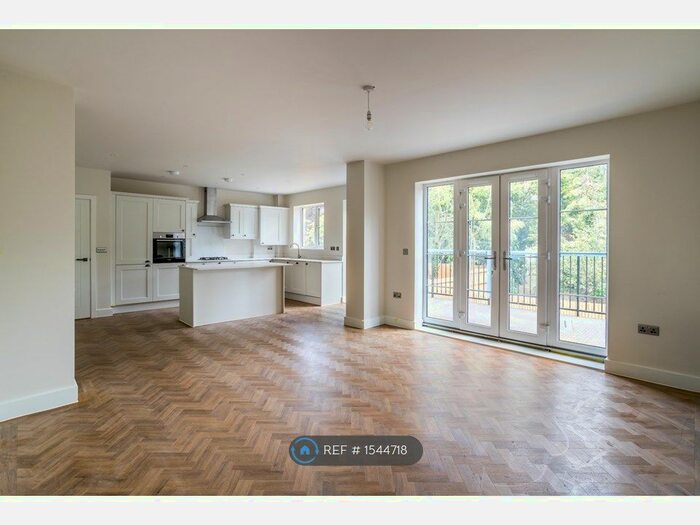 3 Bedroom Flat To Rent In Langley Park Road, Sutton, SM2