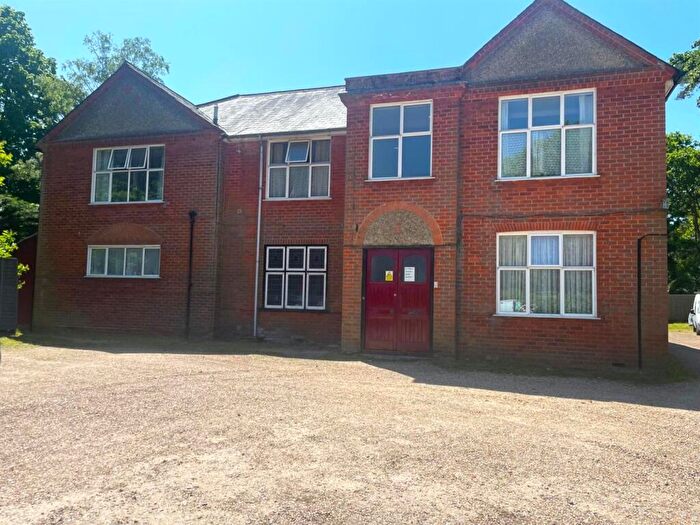 Studio To Rent In Reading Road South, Fleet, GU52