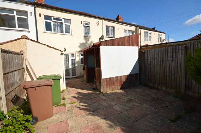 3 Bedroom Terraced House For Sale In Dunstable Road, Luton, Bedfordshire, LU4