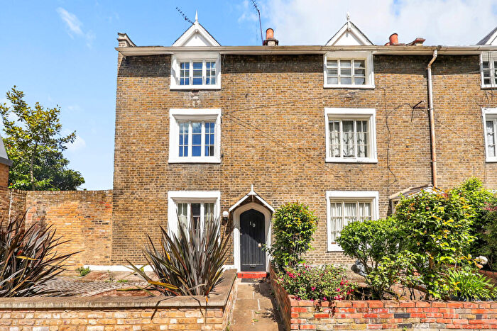 1 Bedroom Apartment To Rent In Maria Terrace, London, E1