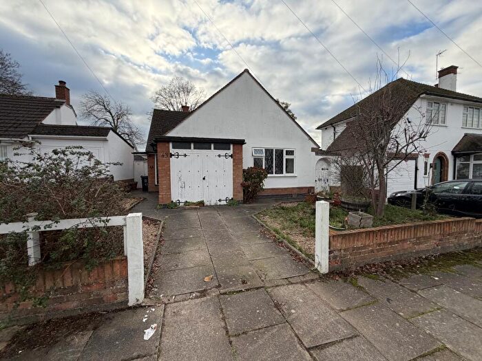 2 Bedroom Bungalow For Sale In Oakside Crescent, Leicester, LE5
