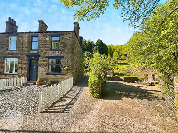 4 Bedroom End Of Terrace House For Sale In Huddersfield Road, Newhey, OL16