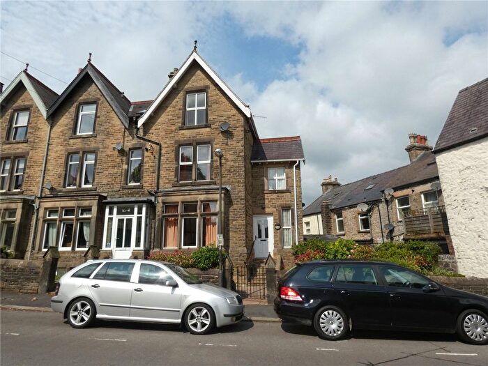 4 Bedroom End Of Terrace House For Sale In Green Lane, Buxton, Derbyshire, SK17