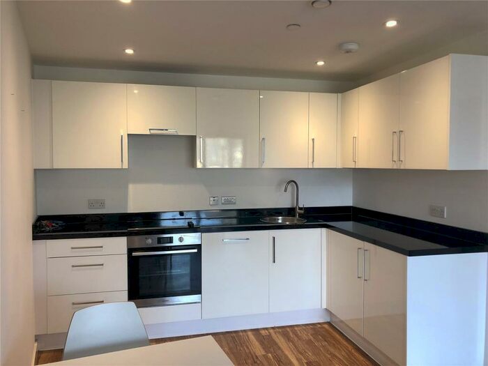 2 Bedroom Flat To Rent In Aire, Cross Green Lane, LS9
