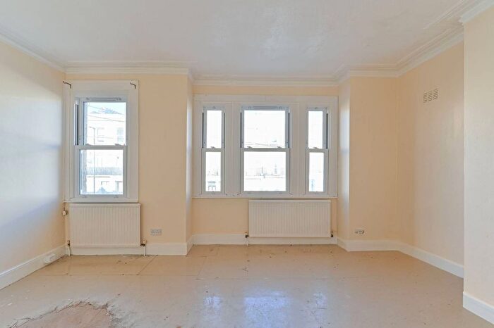1 Bedroom Flat To Rent In Gipsy Road, West Norwood, London, SE27