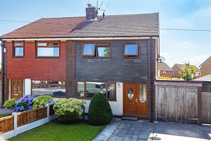 3 Bedroom Semi-Detached House For Sale In Peacock Hall Road, Leyland, PR25