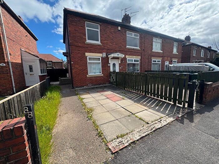 2 Bedroom Flat To Rent In Borrowdale Avenue, Walkerdene, NE6