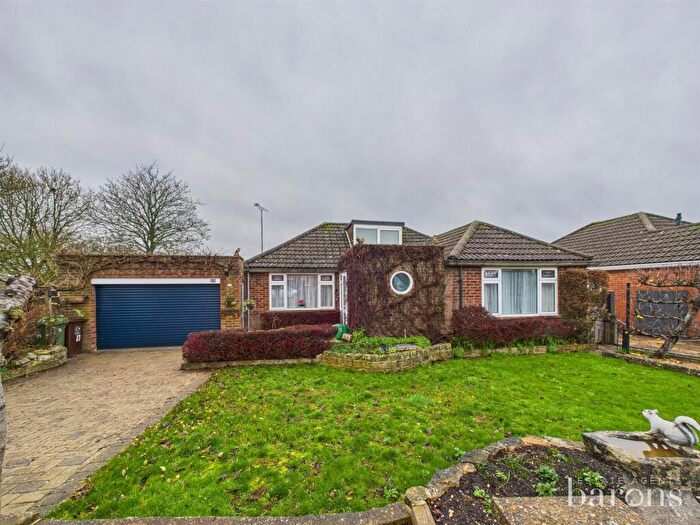 3 Bedroom Detached Bungalow For Sale In Brackley Way, Berg Estate, Basingstoke, RG22
