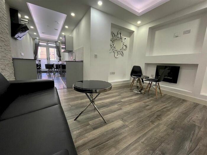 1 Bedroom Flat To Rent In The Parade, Roath, Cardiff, CF24