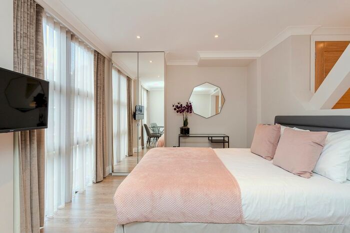 Studio To Rent In Saffron Hill, Farringdon, London, EC1N