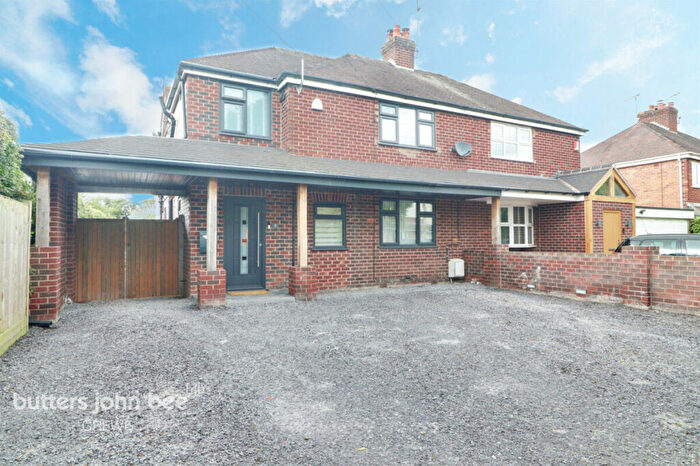 4 Bedroom Semi-Detached House For Sale In Warmingham Road, Crewe, CW1