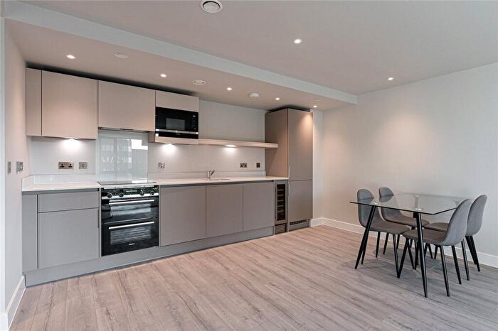 2 Bedroom Apartment To Rent In St Martins Place, Broad Street, Birmingham, West Midlands, B15