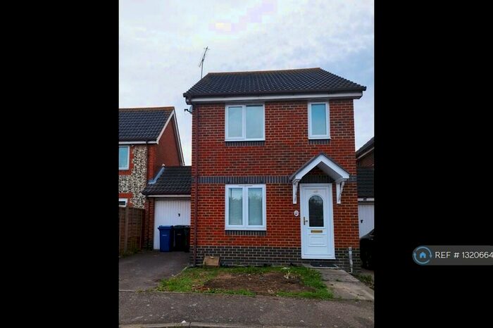 3 Bedroom Detached House To Rent In Gilbert Road, Grays, RM16