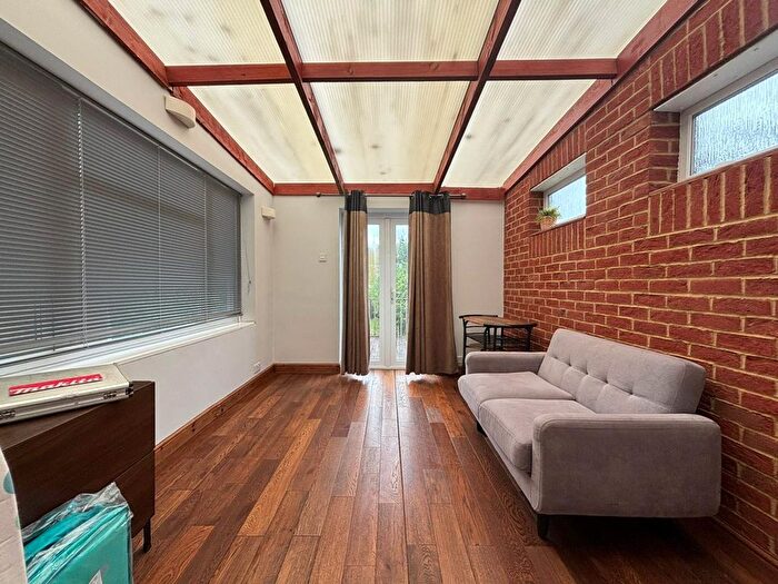 4 Bedroom Terraced House To Rent In Catsbrook Road, Luton, LU3