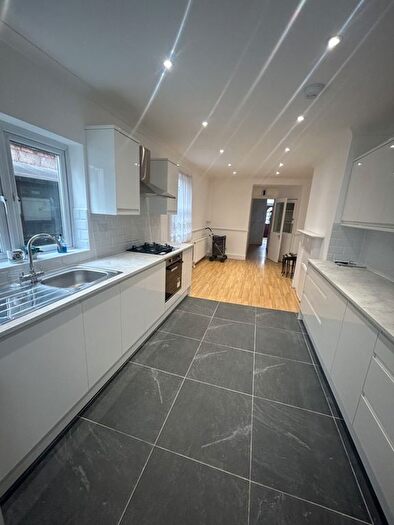 4 Bedroom Terraced House To Rent In Wightman Road, London, N8